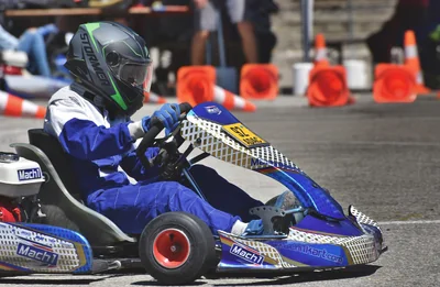 Comment le karting booste le développement des jeunes pilotes en 2026